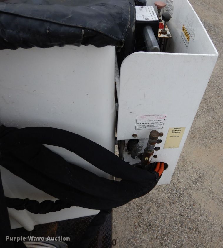 image for item DH5079 2003 Freightliner FL70 bucket truck