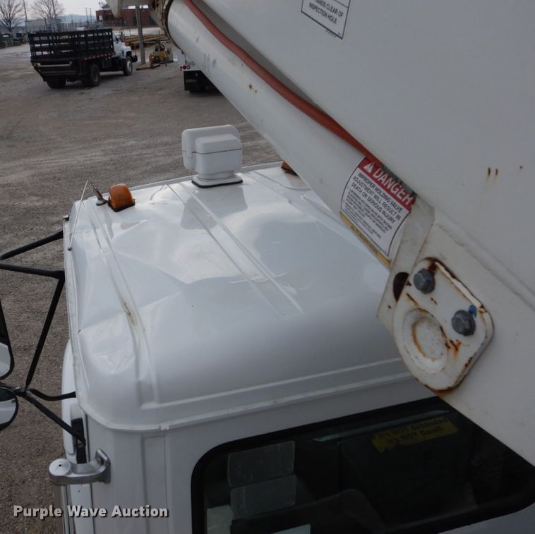 image for item DH5079 2003 Freightliner FL70 bucket truck