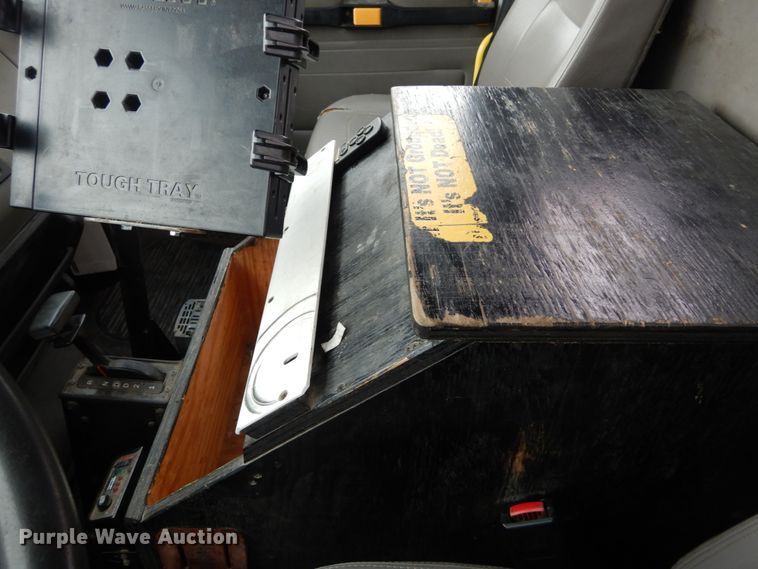 image for item DH5079 2003 Freightliner FL70 bucket truck