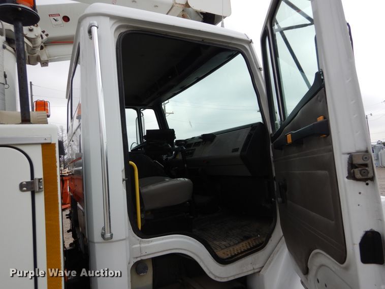 image for item DH5079 2003 Freightliner FL70 bucket truck