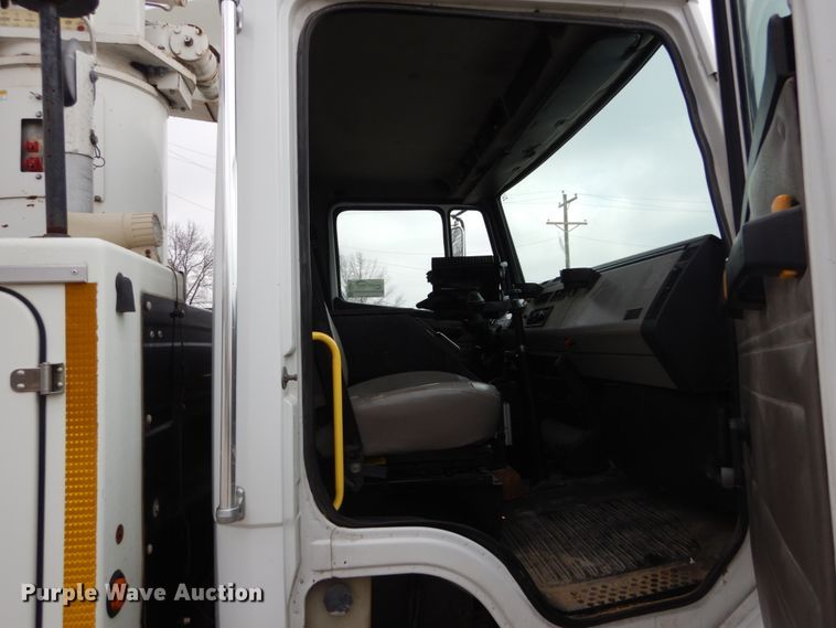 image for item DH5079 2003 Freightliner FL70 bucket truck