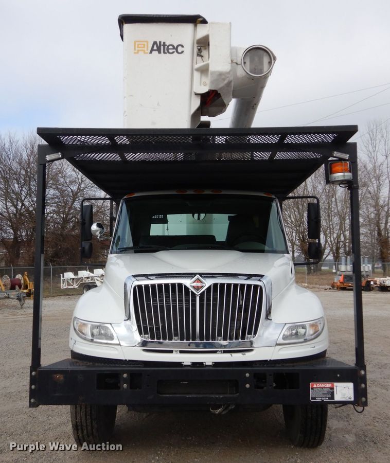 image for item DH5080 2011 International 4400 forestry bucket truck