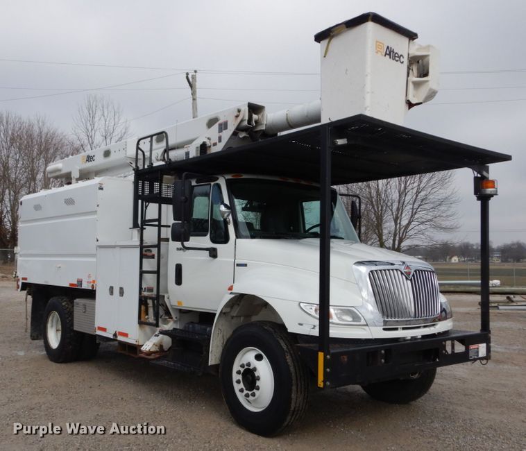 image for item DH5080 2011 International 4400 forestry bucket truck