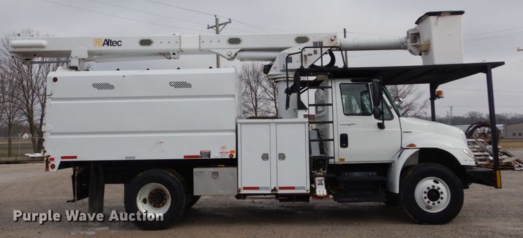 image for item DH5080 2011 International 4400 forestry bucket truck