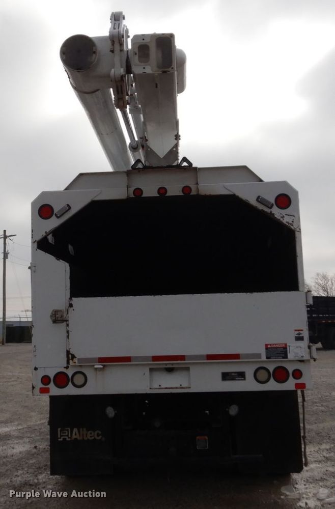 image for item DH5080 2011 International 4400 forestry bucket truck