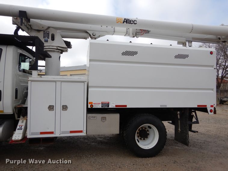 image for item DH5080 2011 International 4400 forestry bucket truck