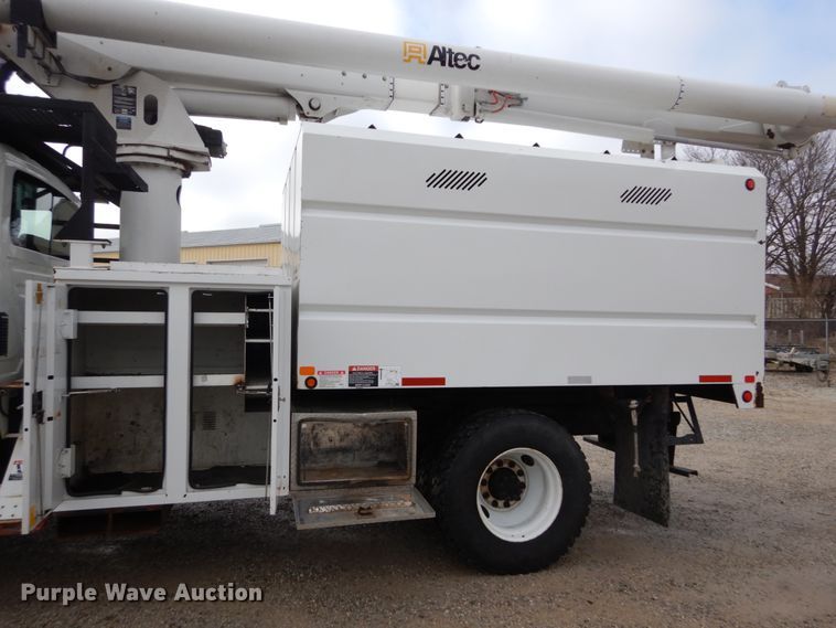 image for item DH5080 2011 International 4400 forestry bucket truck