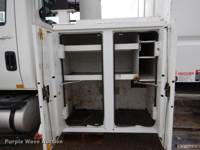 image for item DH5080 2011 International 4400 forestry bucket truck