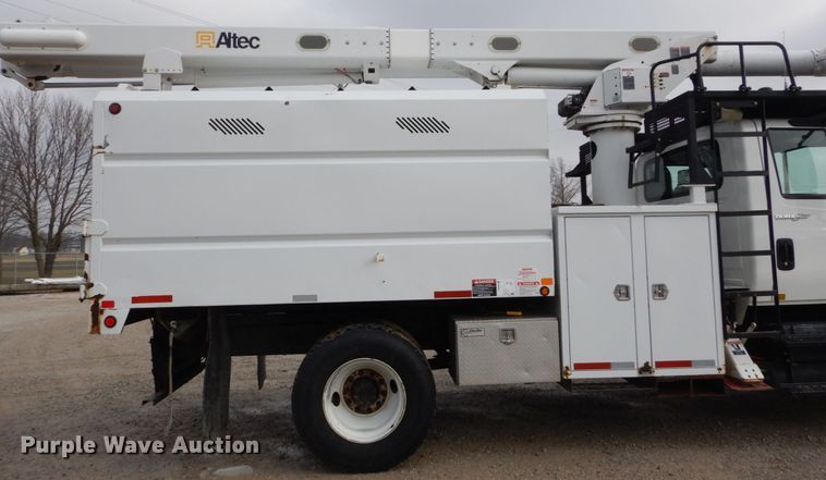 image for item DH5080 2011 International 4400 forestry bucket truck