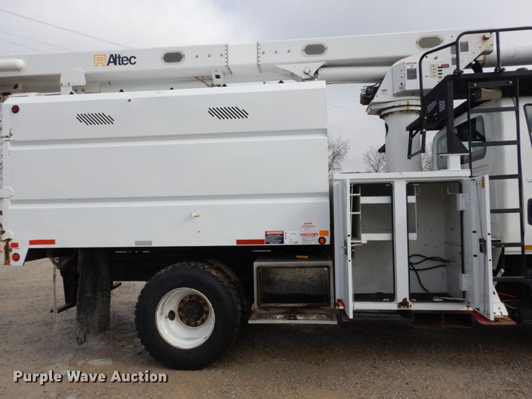 image for item DH5080 2011 International 4400 forestry bucket truck