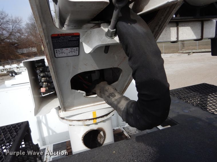 image for item DH5080 2011 International 4400 forestry bucket truck