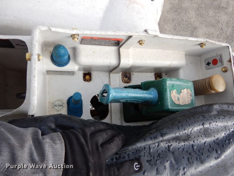 image for item DH5080 2011 International 4400 forestry bucket truck