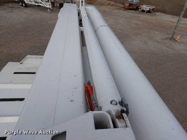 image for item DH5080 2011 International 4400 forestry bucket truck