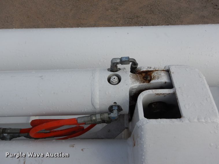 image for item DH5080 2011 International 4400 forestry bucket truck