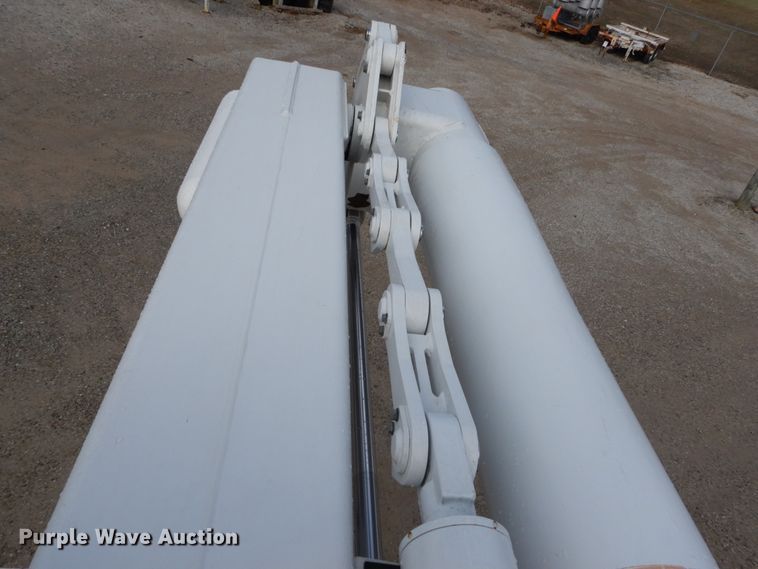 image for item DH5080 2011 International 4400 forestry bucket truck