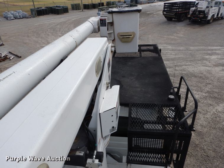 image for item DH5080 2011 International 4400 forestry bucket truck