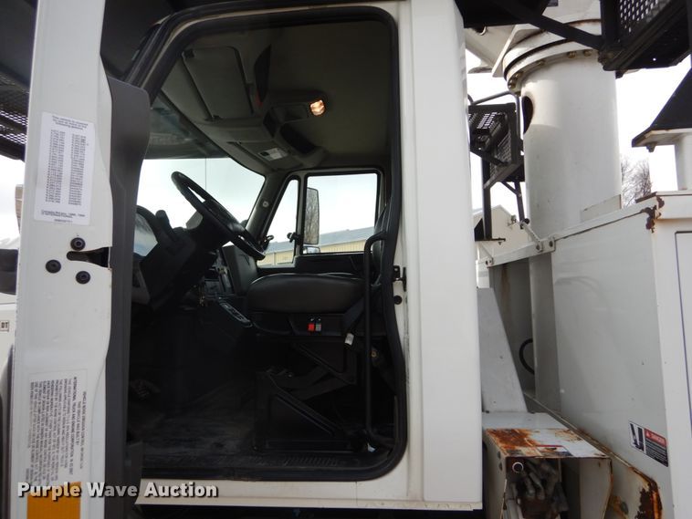 image for item DH5080 2011 International 4400 forestry bucket truck