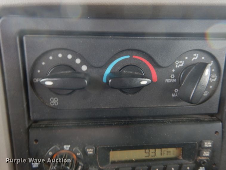 image for item DH5080 2011 International 4400 forestry bucket truck