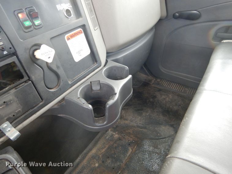 image for item DH5080 2011 International 4400 forestry bucket truck