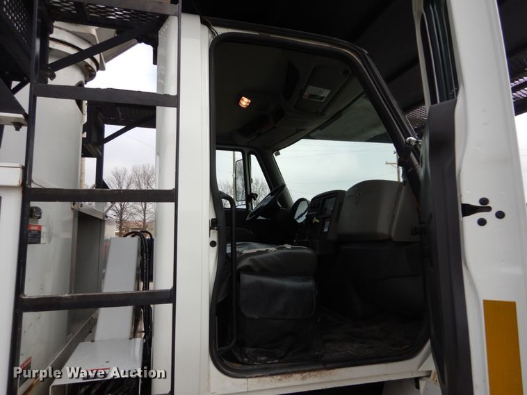 image for item DH5080 2011 International 4400 forestry bucket truck