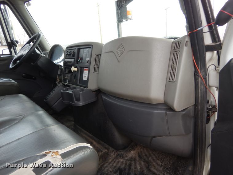 image for item DH5080 2011 International 4400 forestry bucket truck