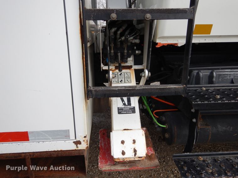 image for item DH5080 2011 International 4400 forestry bucket truck