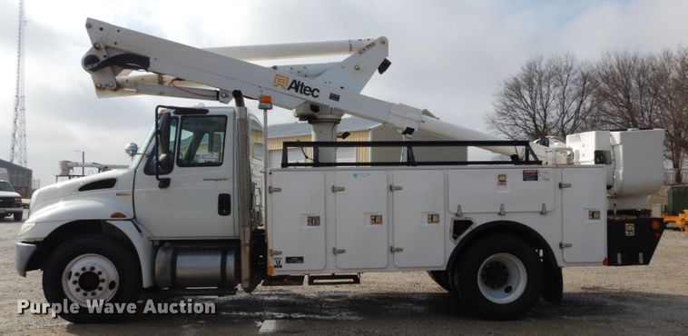 image for item DH5081 2010 International 4300 bucket truck
