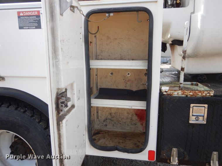 image for item DH5081 2010 International 4300 bucket truck