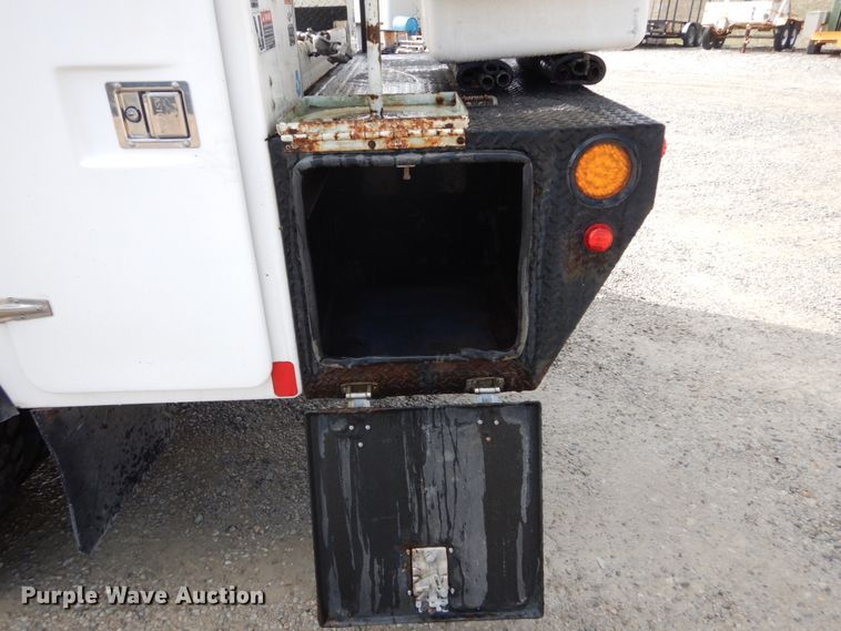 image for item DH5081 2010 International 4300 bucket truck