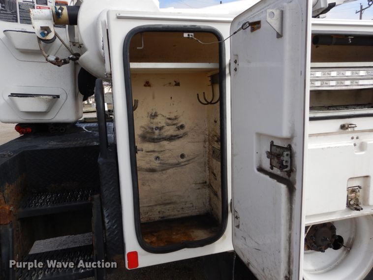 image for item DH5081 2010 International 4300 bucket truck