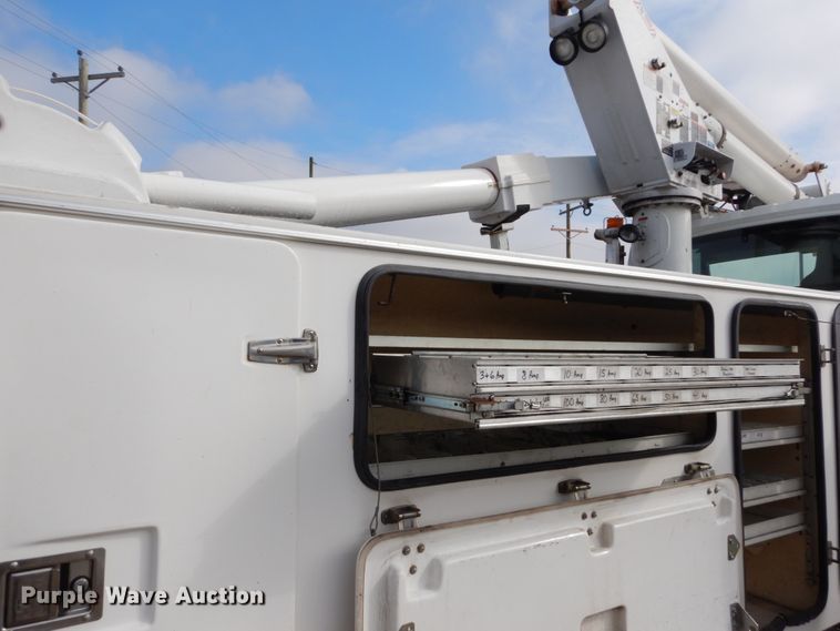 image for item DH5081 2010 International 4300 bucket truck