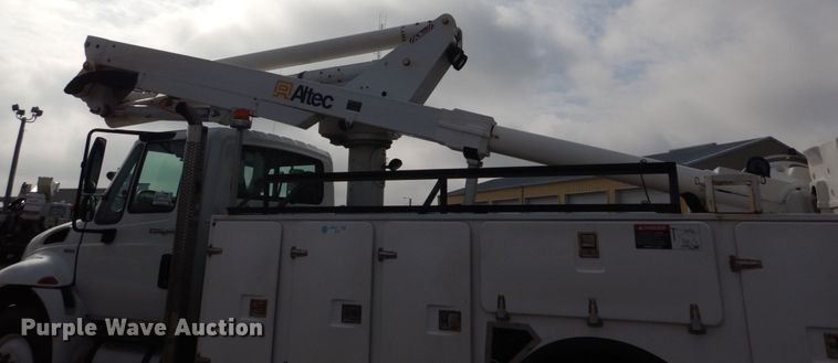 image for item DH5081 2010 International 4300 bucket truck