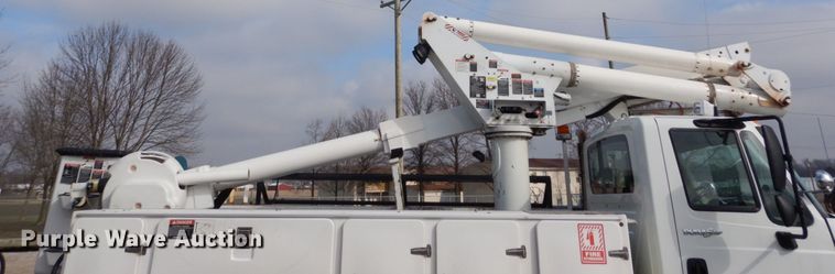 image for item DH5081 2010 International 4300 bucket truck