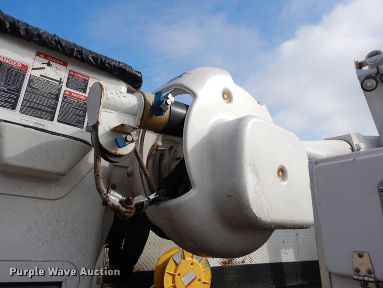 image for item DH5081 2010 International 4300 bucket truck