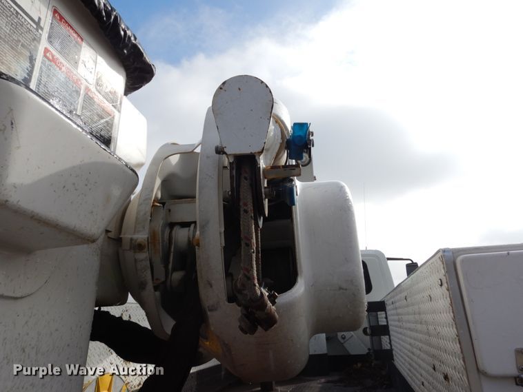 image for item DH5081 2010 International 4300 bucket truck