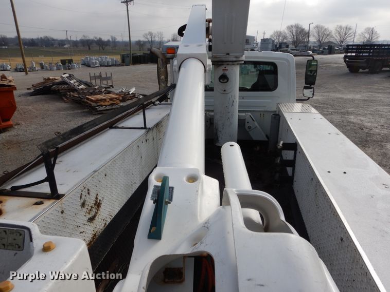 image for item DH5081 2010 International 4300 bucket truck