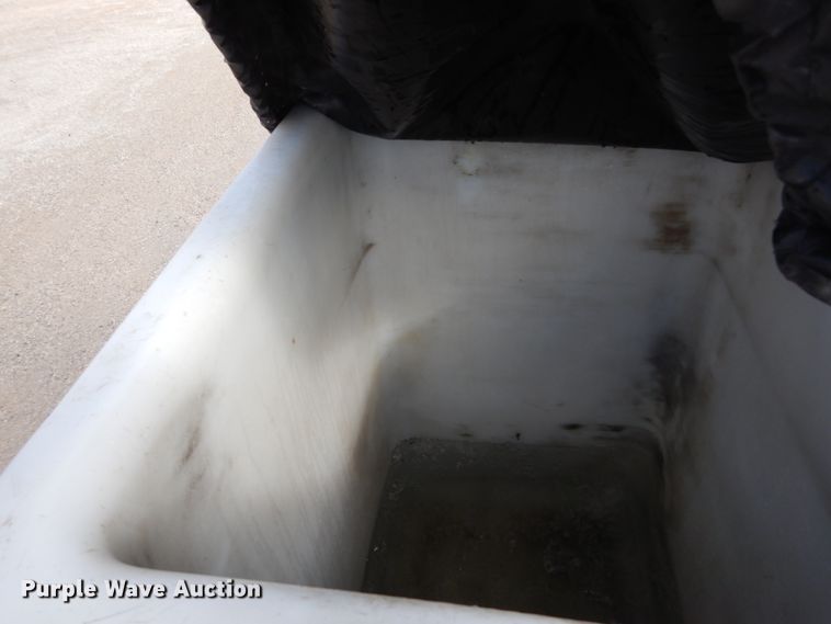 image for item DH5081 2010 International 4300 bucket truck