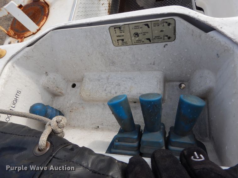 image for item DH5081 2010 International 4300 bucket truck