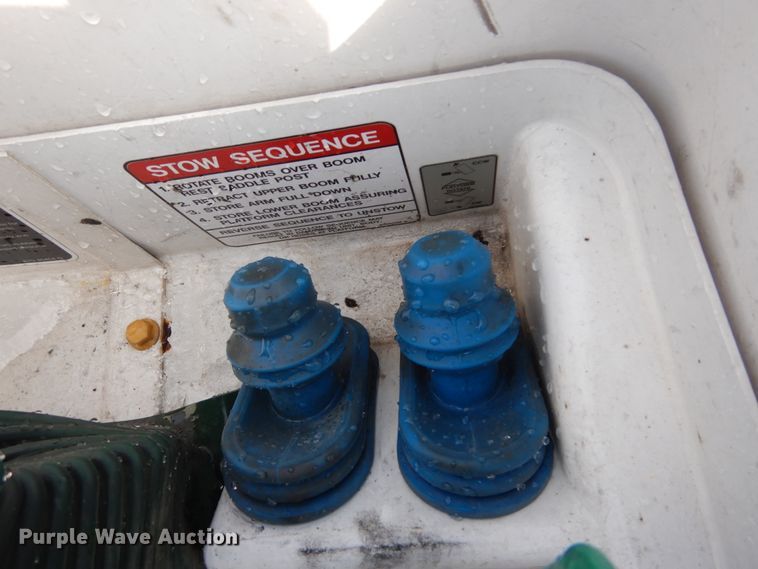 image for item DH5081 2010 International 4300 bucket truck