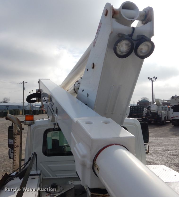 image for item DH5081 2010 International 4300 bucket truck