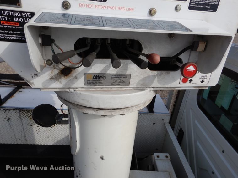 image for item DH5081 2010 International 4300 bucket truck