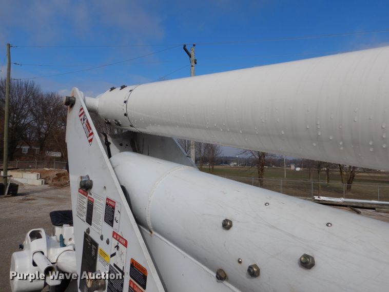 image for item DH5081 2010 International 4300 bucket truck