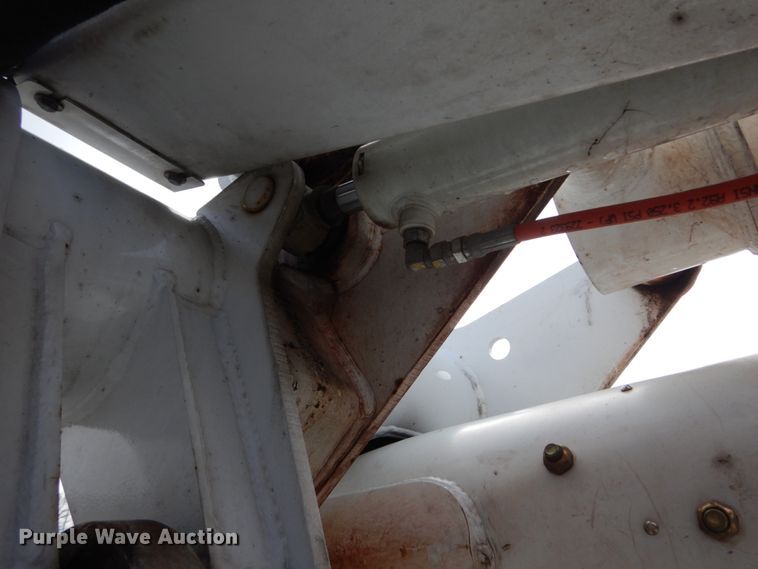 image for item DH5081 2010 International 4300 bucket truck