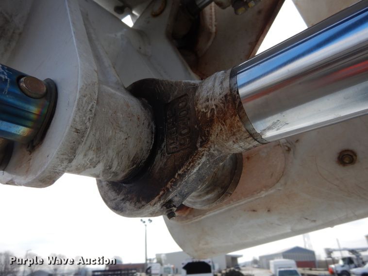 image for item DH5081 2010 International 4300 bucket truck