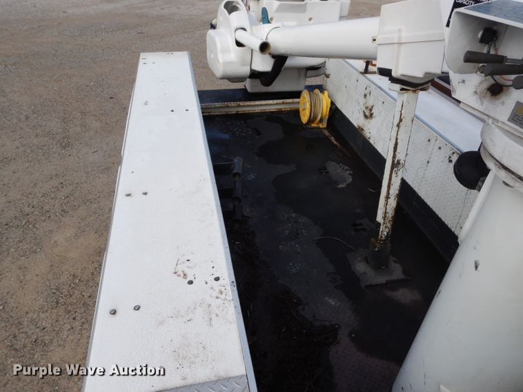 image for item DH5081 2010 International 4300 bucket truck