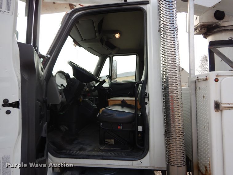 image for item DH5081 2010 International 4300 bucket truck