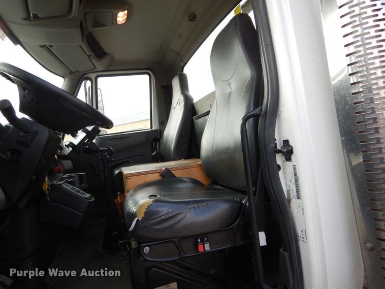 image for item DH5081 2010 International 4300 bucket truck