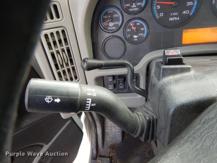 image for item DH5081 2010 International 4300 bucket truck