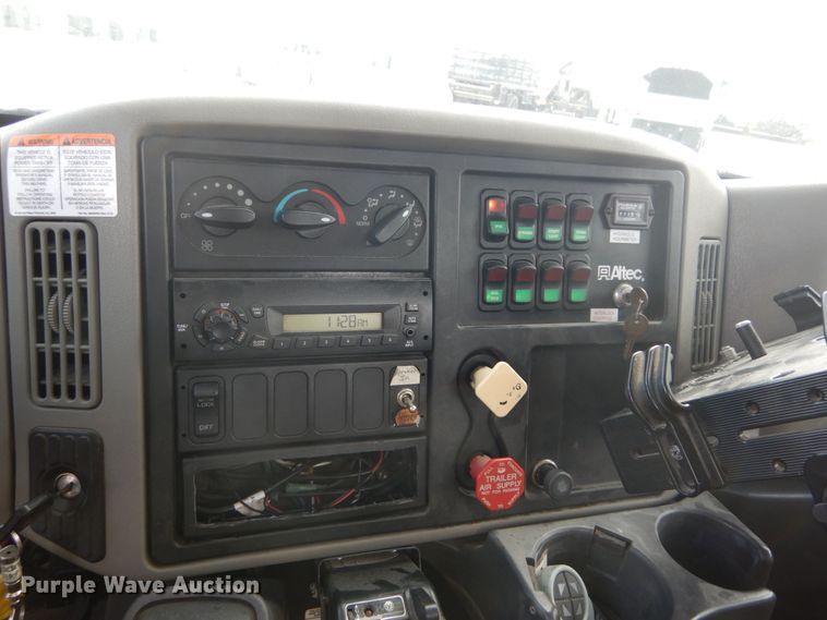 image for item DH5081 2010 International 4300 bucket truck