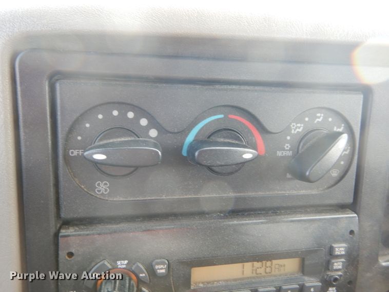 image for item DH5081 2010 International 4300 bucket truck